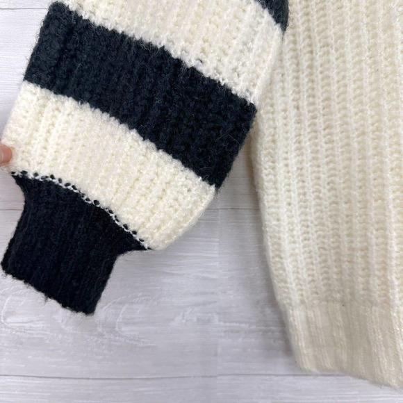 Urban Outfitters Gemini Turtleneck Tunic Sweater Size XS Balloon Sleeve Ivory - Picture 4 of 15